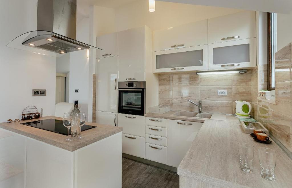 Apartments Joy Херцег-Нови Экстерьер фото