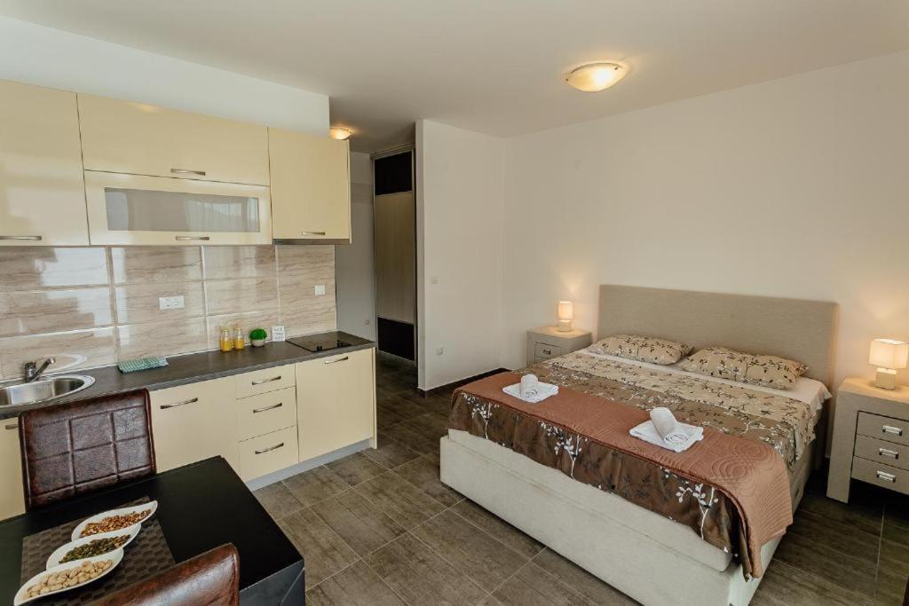 Apartments Joy Херцег-Нови Экстерьер фото