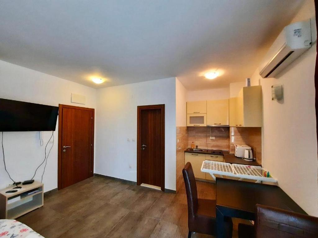 Apartments Joy Херцег-Нови Экстерьер фото