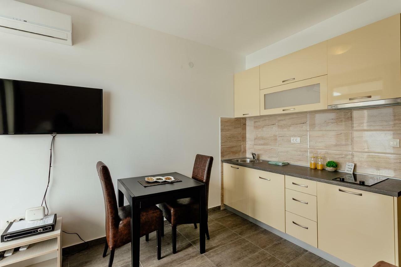 Apartments Joy Херцег-Нови Экстерьер фото