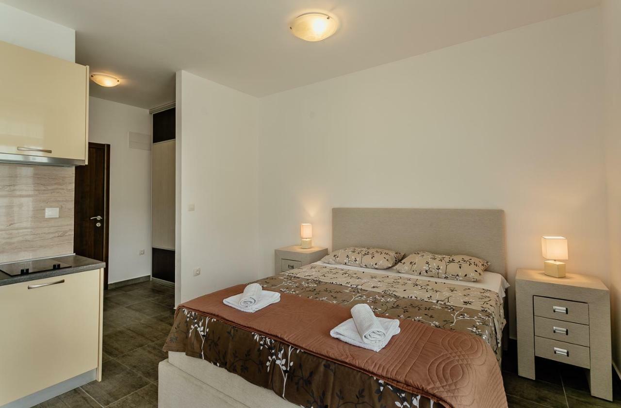 Apartments Joy Херцег-Нови Экстерьер фото