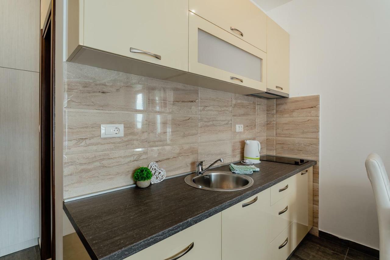 Apartments Joy Херцег-Нови Экстерьер фото